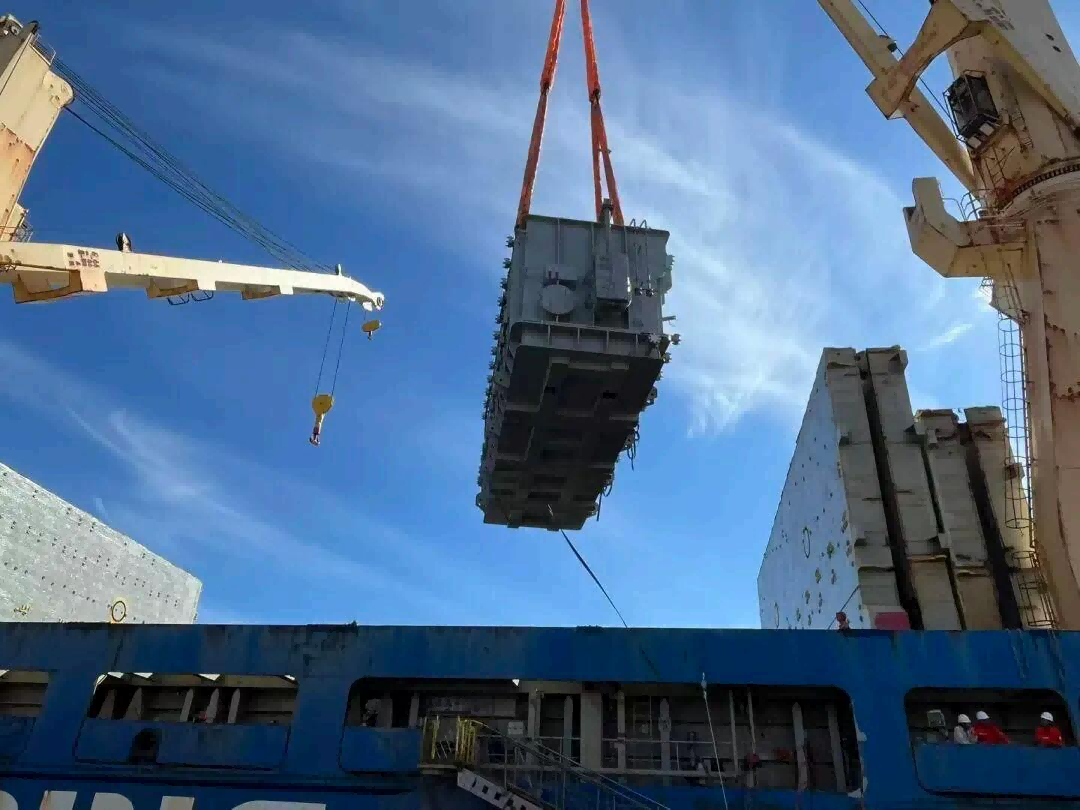 To 128-tons transformatorer sætter sejl mod Afrika: Hvorfor ethvert tungt løft er en test af dygtighed og ansvar